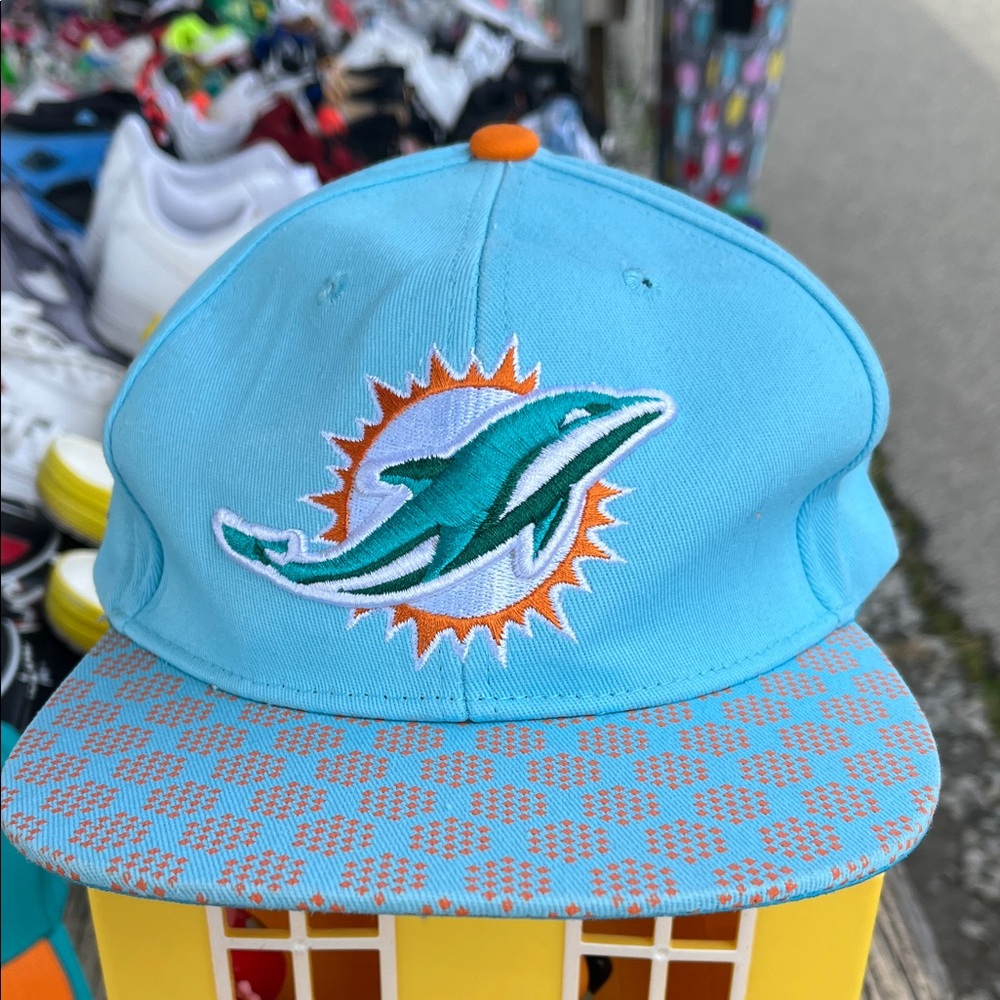 Dolphin’s Hot snap back